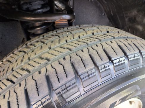 Used 2018 Toyota Tacoma SR w/ SR Convenience Package image 28