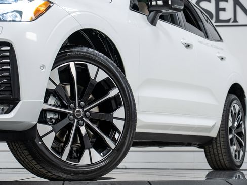 New 2026 Volvo XC60 B5 Plus w/ Climate Package image 27