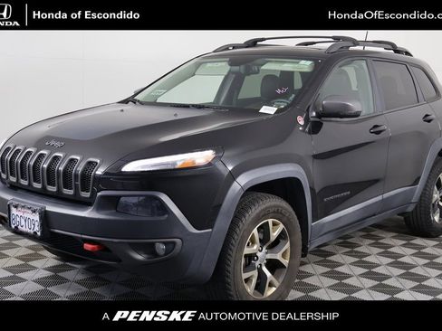 Used 2016 Jeep Cherokee Trailhawk w/ Comfort/Convenience Group image 1