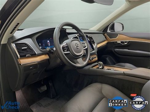 Used 2025 Volvo XC90 B6 Plus image 14