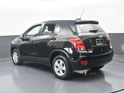 Used 2022 Chevrolet Trax LS AWD/4WD image 4