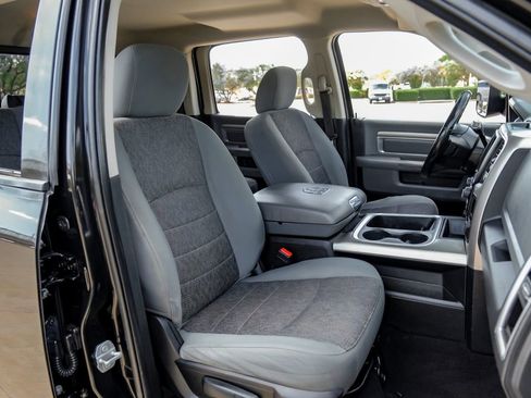 Used 2016 RAM 2500 Lone Star w/ Black Appearance Group image 28