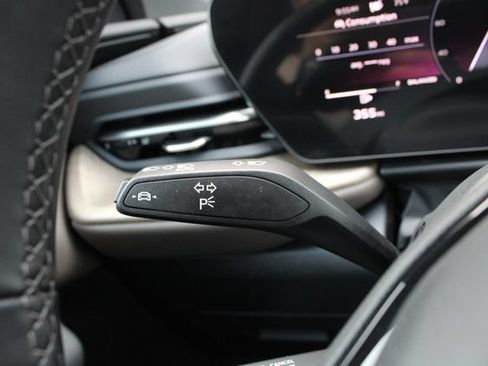 Used 2025 Audi Q5 Premium w/ Convenience Package AWD/4WD image 11