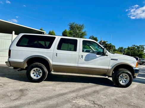 Used 2000 Ford Excursion Limited image 2