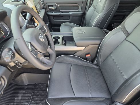 New 2026 RAM 2500 Laramie AWD/4WD image 11