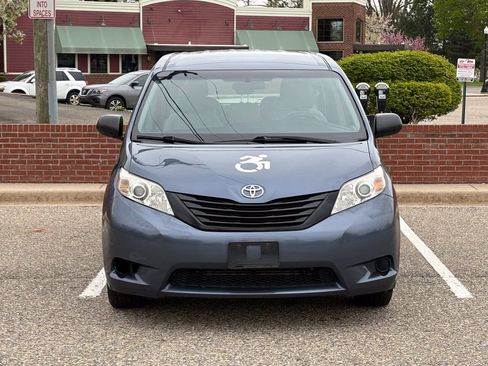 Used 2017 Toyota Sienna L FWD image 6