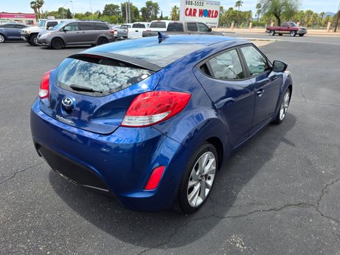 Used 2017 Hyundai Veloster FWD image 5