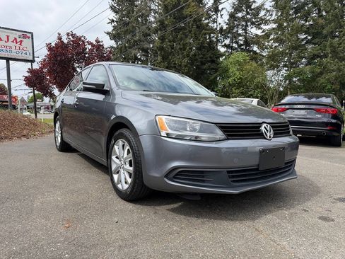 Used 2012 Volkswagen Jetta SE FWD image 8