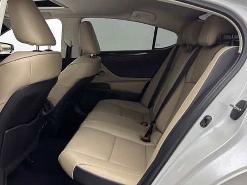 Used 2020 Lexus ES 300h ES 300h w/ Premium Package image 28