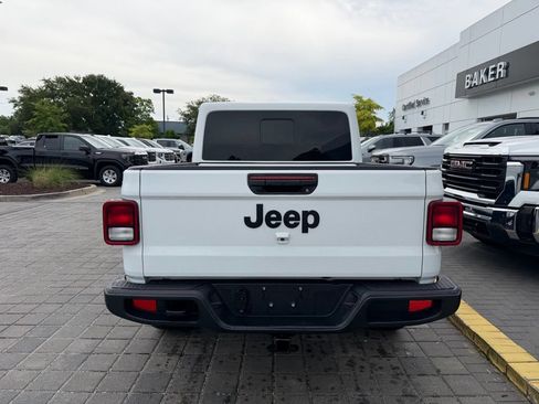 Used 2025 Jeep Gladiator Sport AWD/4WD image 6