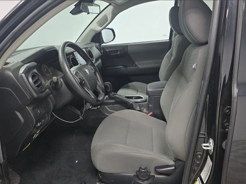 Used 2022 Toyota Tacoma SR w/ SR Convenience Package RWD image 5