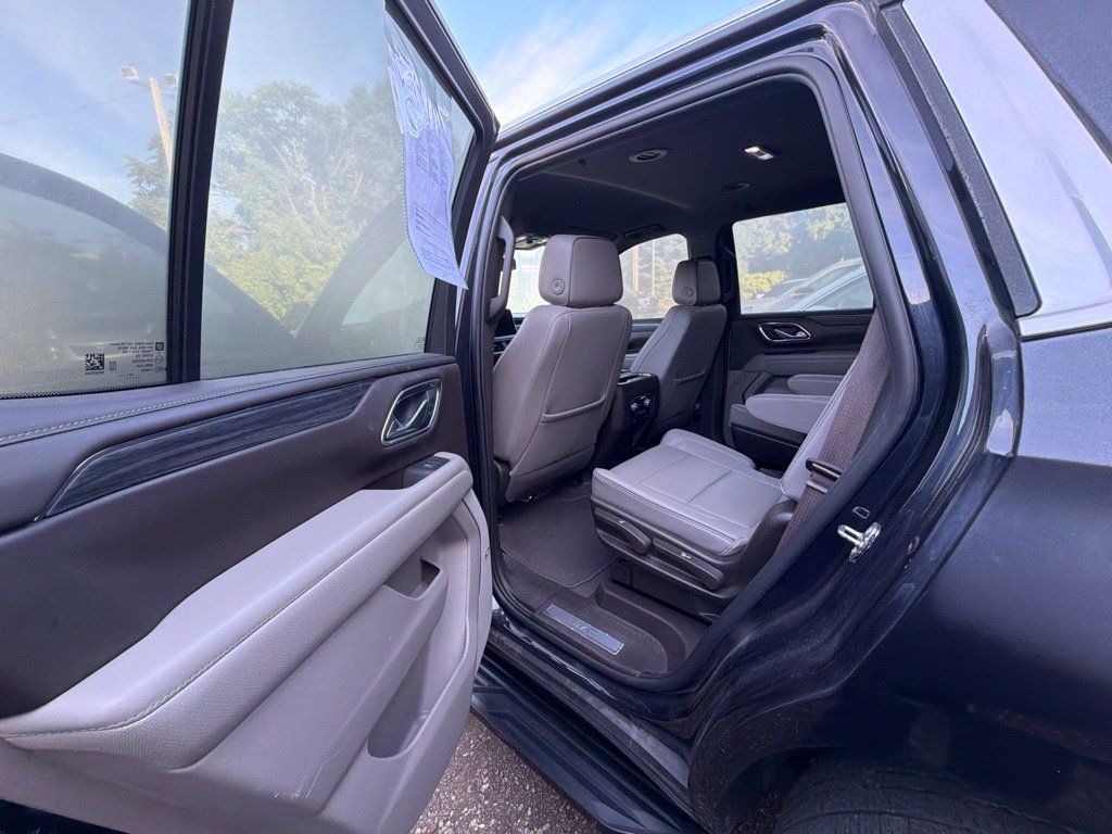 Used 2023 GMC Yukon SLT AWD/4WD image 12