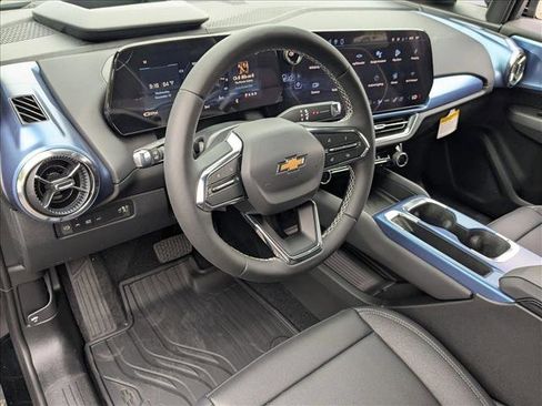 New 2026 Chevrolet Equinox EV LT image 3