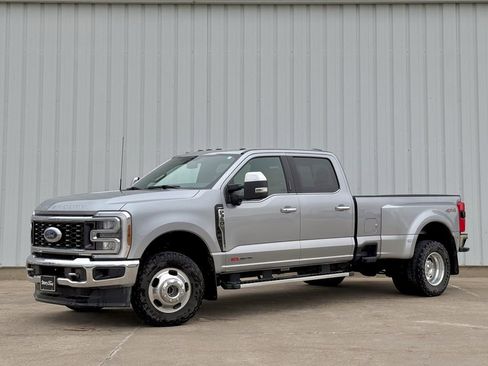 Used 2024 Ford F350 Lariat w/ Chrome Package image 2