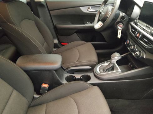 Used 2023 Kia Forte LXS FWD image 21