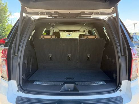 Used 2021 Chevrolet Tahoe Premier w/ Premium Package AWD/4WD image 22