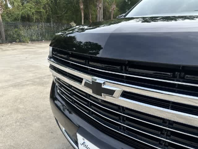 Used 2022 Chevrolet Tahoe LT w/ Luxury Package AWD/4WD image 18