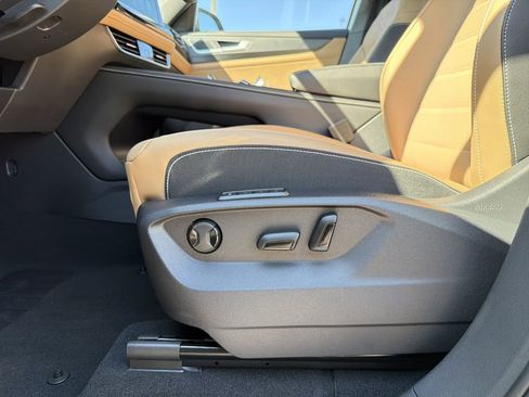 New 2026 Volkswagen Atlas Cross Sport SEL R-Line image 24