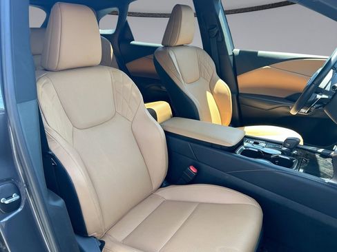 Used 2025 Lexus RX 350 FWD w/ Technology Package image 16