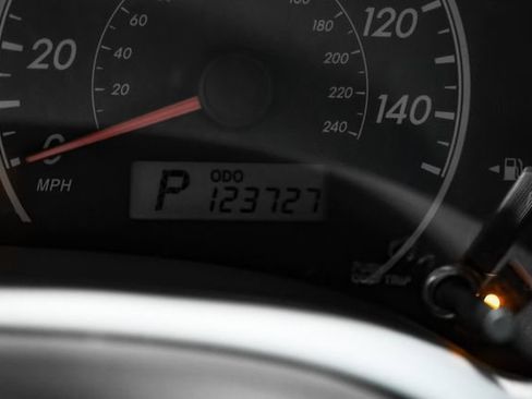 Used 2010 Toyota Corolla LE FWD image 28