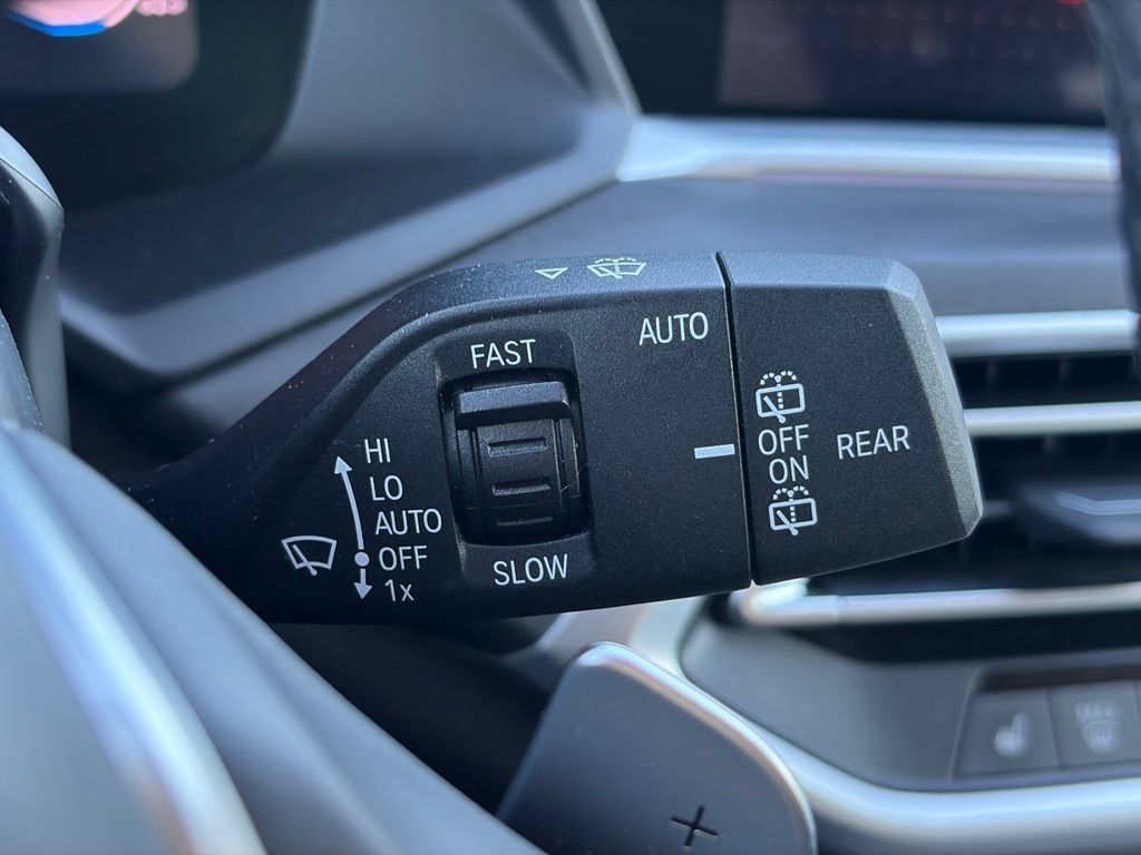 Used 2020 BMW X7 xDrive40i w/ Premium Package AWD/4WD image 33