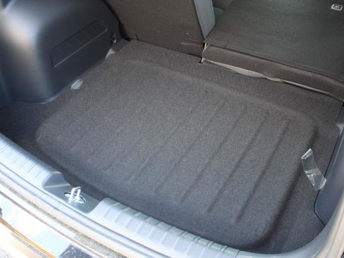 New 2025 Kia Niro LX image 8