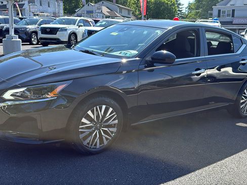 Certified 2023 Nissan Altima 2.5 SV AWD/4WD image 3