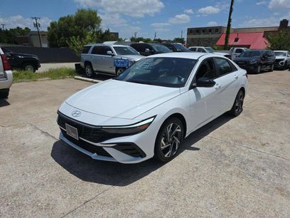 Used 2025 Hyundai Elantra SEL