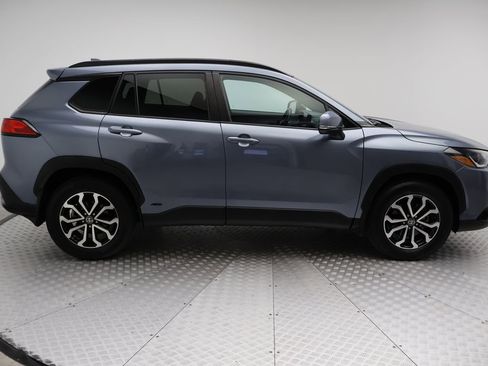 Certified 2023 Toyota Corolla Cross SE image 7