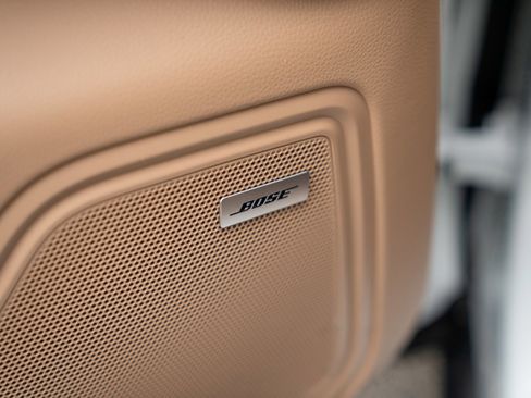 Used 2025 Porsche Macan image 11