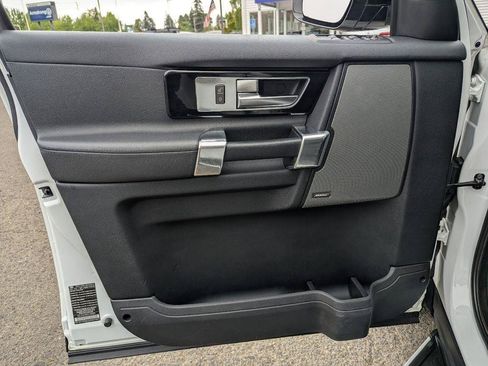Used 2015 Land Rover LR4 HSE AWD/4WD image 10