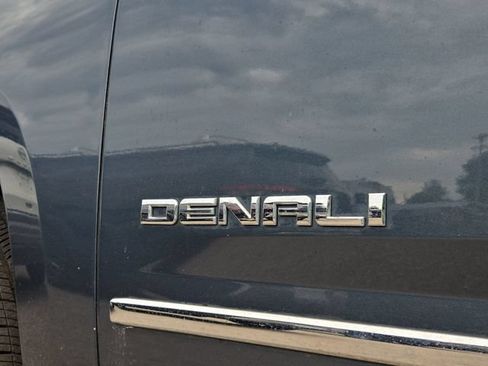 Used 2020 GMC Yukon XL Denali w/ Denali Ultimate Package AWD/4WD image 13