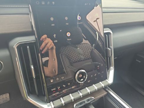 New 2026 GMC Acadia Denali w/ Super Cruise Package image 22