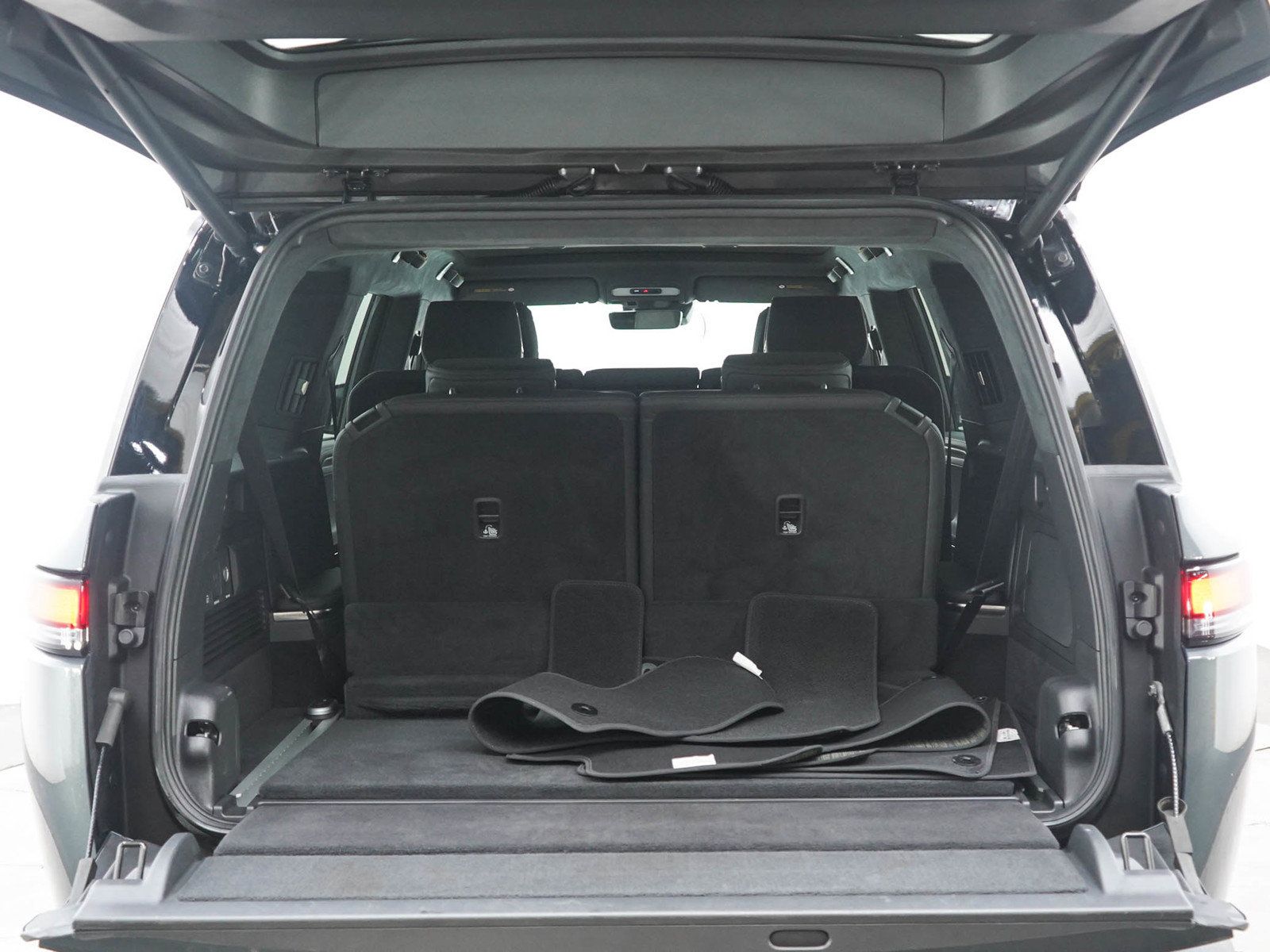 Used 2023 Rivian R1S Adventure Quad AWD/4WD image 19