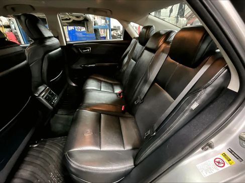Used 2013 Toyota Avalon Limited image 19