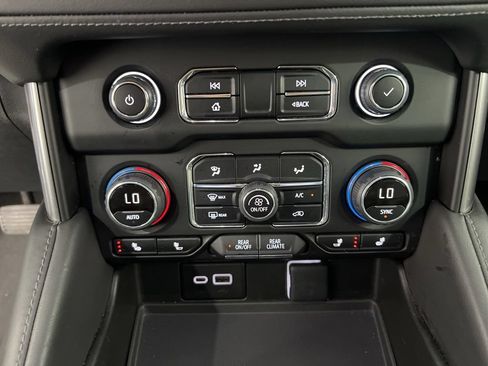 Used 2024 Chevrolet Tahoe LT RWD image 16