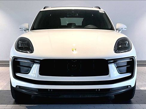 Used 2026 Porsche Macan AWD/4WD image 13