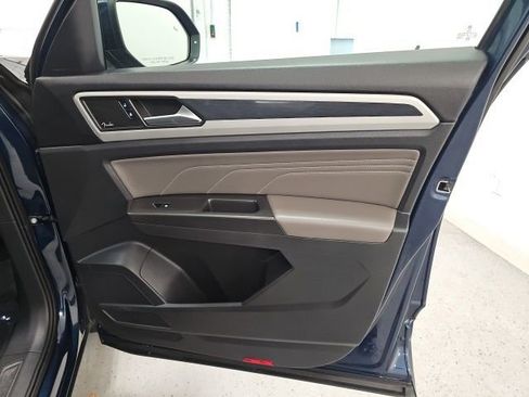 Used 2023 Volkswagen Atlas SEL Premium image 40