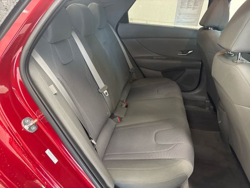 Used 2024 Hyundai Elantra SE FWD image 14