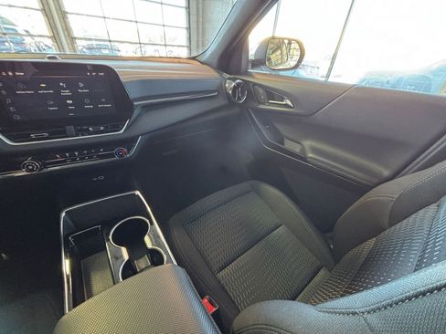 Used 2025 Chevrolet Equinox LT image 34