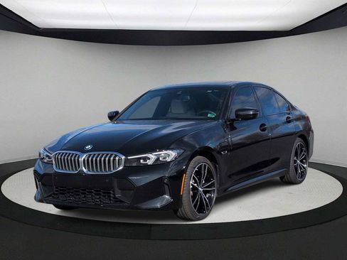 Certified 2023 BMW 330e xDrive w/ M Sport Package image 4