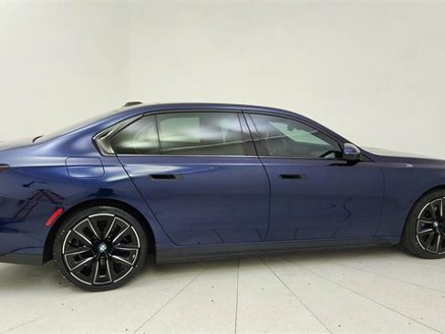 Used 2023 BMW i7 xDrive60 image 6