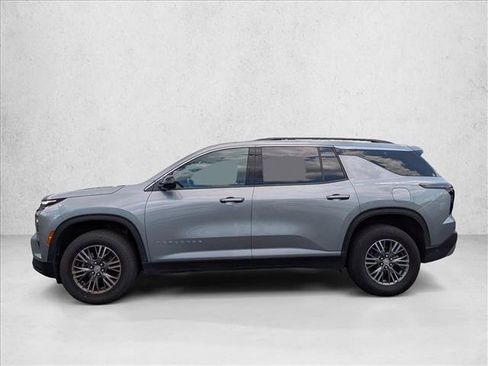 Used 2024 Chevrolet Traverse LT FWD image 9
