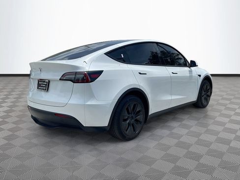 Used 2024 Tesla Model Y Long Range RWD image 7