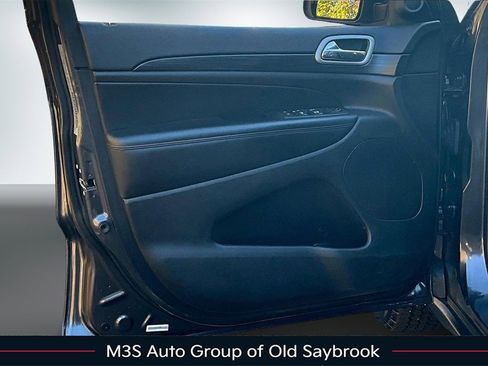 Used 2020 Jeep Grand Cherokee Laredo image 20