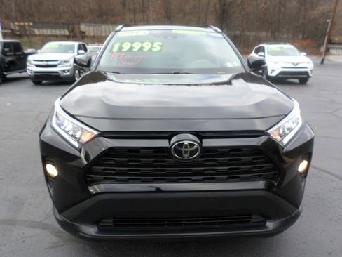 Used 2019 Toyota RAV4 XLE image 4
