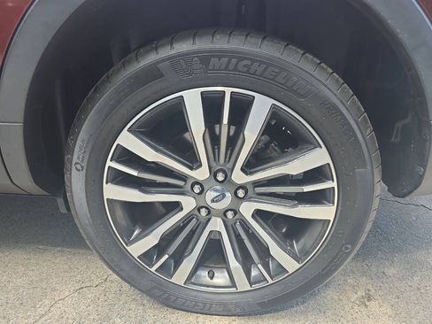 Used 2016 Ford Explorer Platinum AWD/4WD image 14