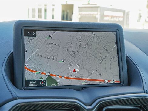 Used 2023 Aston Martin V8 Vantage Coupe image 28