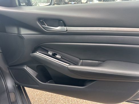 Used 2025 Nissan Altima 2.5 SL image 37