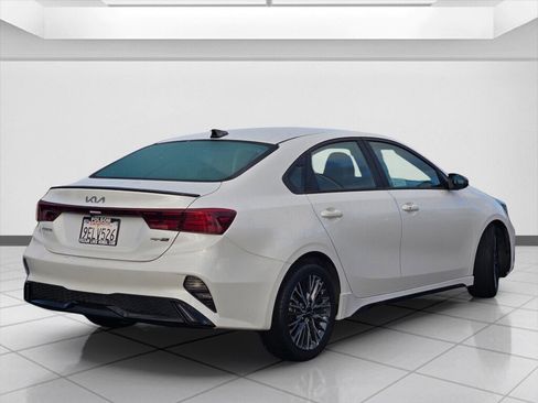 Used 2023 Kia Forte GT-Line w/ GT-Line Premium Package image 5